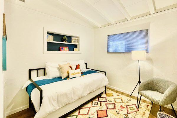 Kids room with trundle bed. Kids toys and books are here!